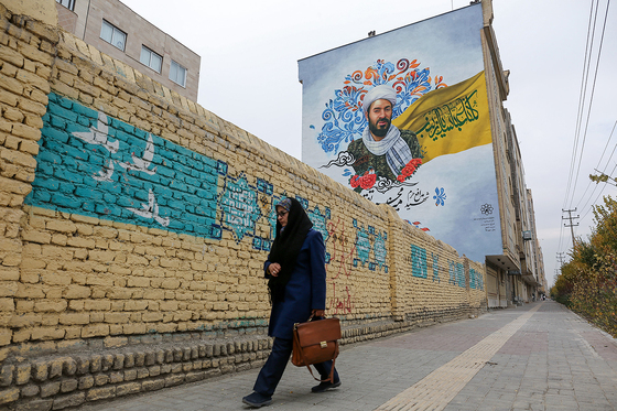 رونمایی از آثار برگزیده دیوار نگاری « روشنای شهر»