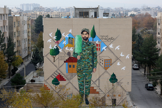 رونمایی از آثار برگزیده دیوار نگاری « روشنای شهر»