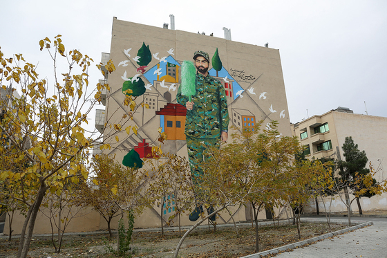 رونمایی از آثار برگزیده دیوار نگاری « روشنای شهر»