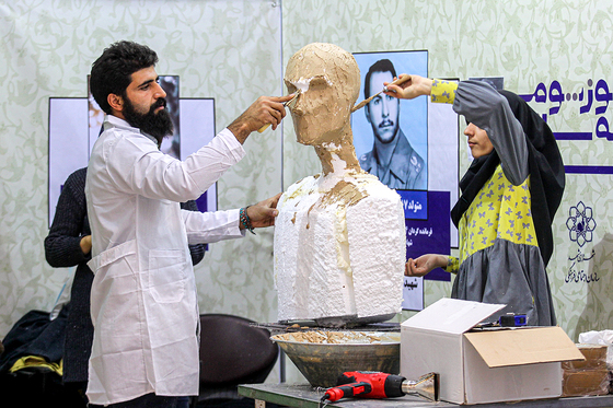 اولین سمپوزیوم مجسمه سازی شهدا و مفاخر مشهد