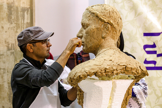 اولین سمپوزیوم مجسمه سازی شهدا و مفاخر مشهد