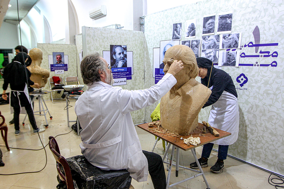 اولین سمپوزیوم مجسمه سازی شهدا و مفاخر مشهد