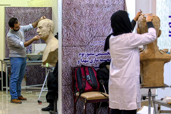 اولین سمپوزیوم مجسمه سازی شهدا و مفاخر مشهد