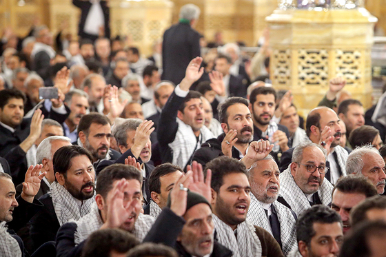  همایش 8000 نفری بسیجیان مدافع حرم مطهر رضوی