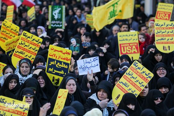 راهپیمایی مردم مشهد در محکومیت ترور سردار شهید حاج قاسم سلیمانی 2