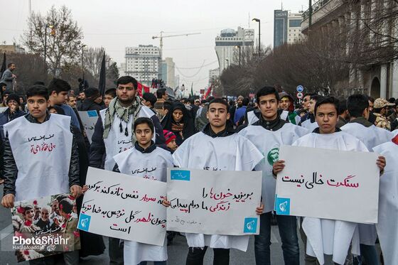 استقبال میلیونی مردم مشهد از پیکر «شهید سپهبد قاسم سلیمانی» و یاران شهیدش