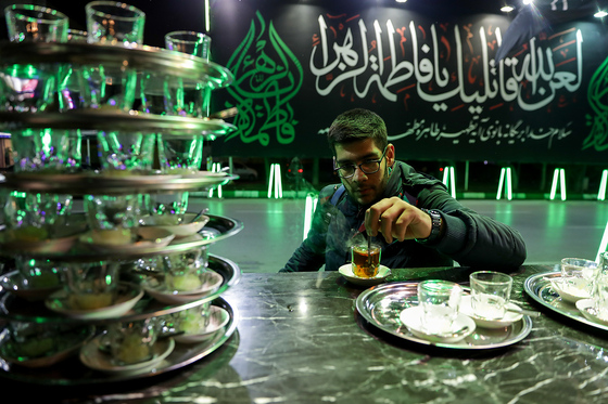فضاسازی شهر مشهد به مناسبت ایام فاطمیه