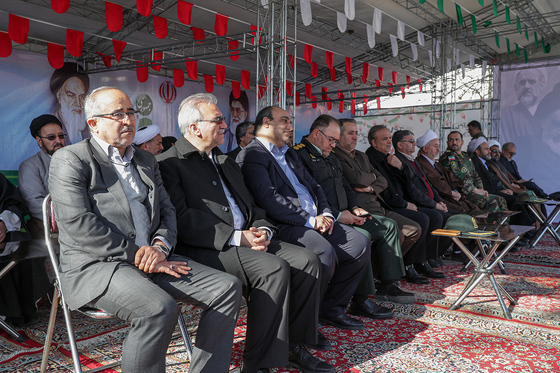 جشن آغاز دهه مبارک فجر انقلاب اسلامی در مشهد