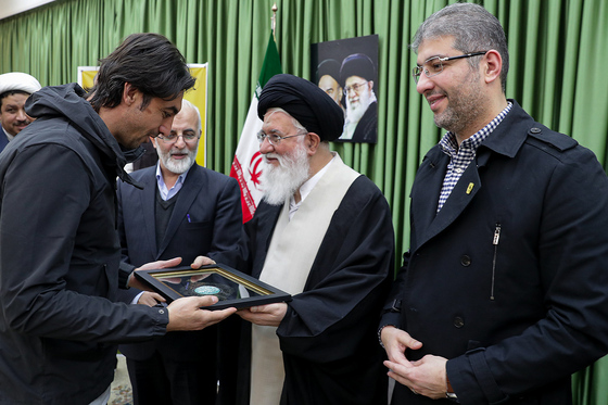 تجلیل آیت الله علم الهدی از بازیکنان تیم فوتبال شهرخودرو‎