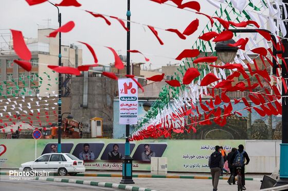 آذین بندی شهر به مناسبت دهه فجر