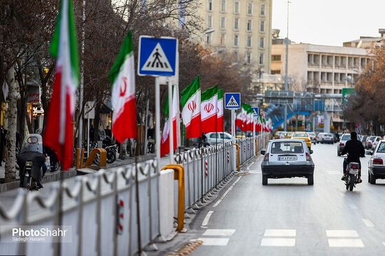 آذین بندی شهر به مناسبت دهه فجر