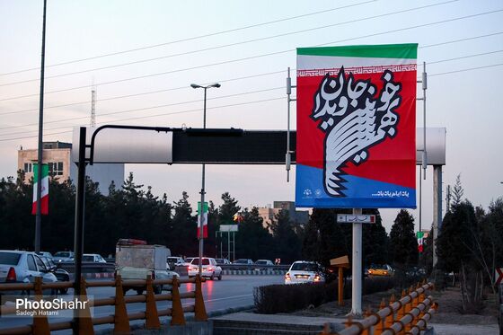 آذین بندی شهر به مناسبت دهه فجر