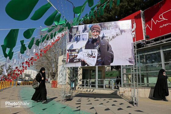 آذین بندی شهر به مناسبت دهه فجر