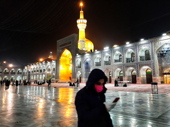 خوش است خلوت اگر یار، یار من باشد