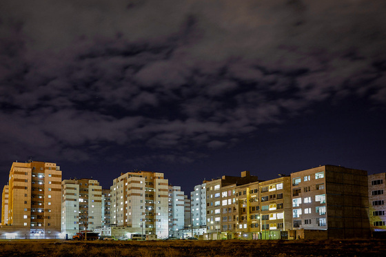 در خانه بمانیم