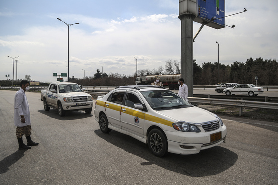 عملیات غربالگری و ضدعفونی ورودی شهر مشهد