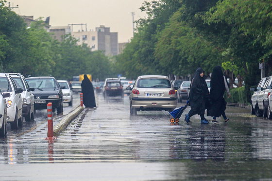 بارش باران بهاری در مشهد