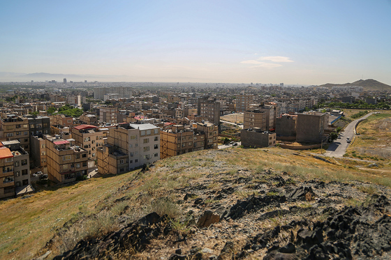 بازدید دادستان مشهد و مديركل راه و شهرسازی استان از اراضی  دارای پرونده قضايی