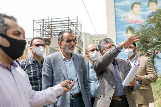 بازدید جواد کریمی نماینده مجلس شورای اسلامی از بافت پیرامونی حرم مطهر