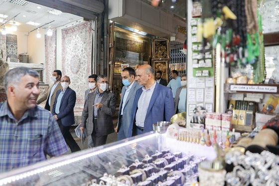 بازدید جواد کریمی نماینده مجلس شورای اسلامی از بافت پیرامونی حرم مطهر