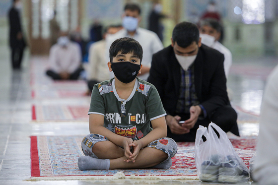 وداع با پیکر شهید دفاع مقدس «نسیم افغانی»