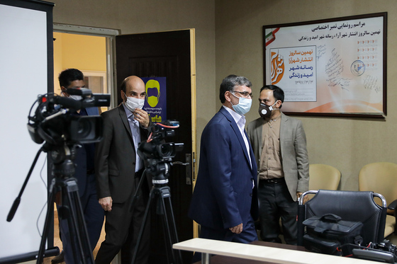 بازدید مسئولان از روزنامه شهرآرا