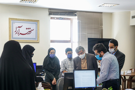 بازدید مسئولان از روزنامه شهرآرا