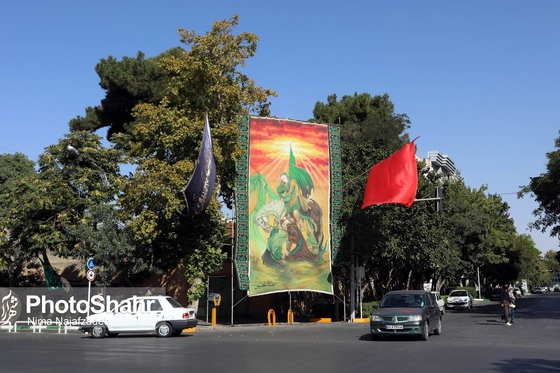 سیاه پوشی شهر مشهد در آستانه ی محرم