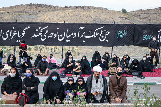 مراسم خیمه سوزان عصر عاشورا در کوه پارک