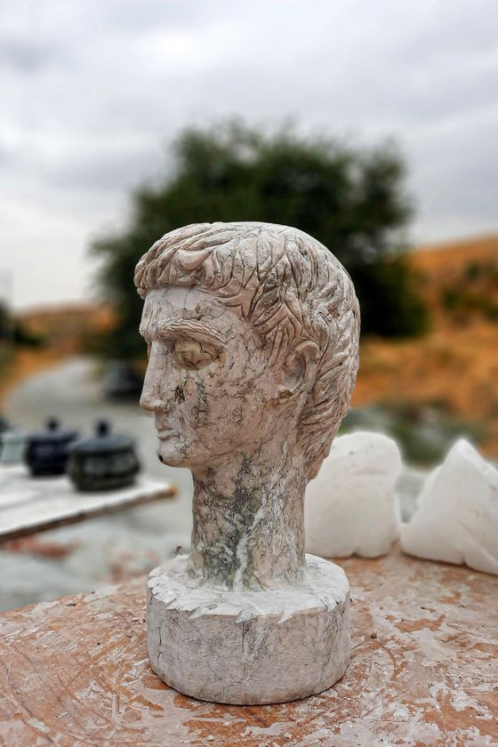معدن سنگ قلعه سرهنگ