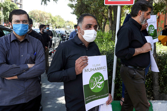 تجمع اعتراض آمیز دانشجویان انقلابی به اهانت نشریه «شارلی ابدو»