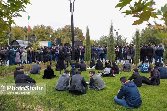 سیل جمعیت دوست‌داران استاد شجریان در آرامگاه فردوسی