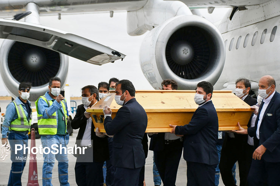 تک‌ عکس روز | لحظه ورود پیکر استاد شجریان به مشهد