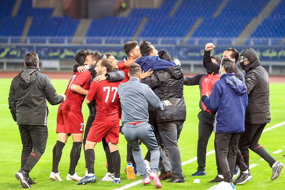 لیگ برتر فوتبال/ مسابقه شهر خودرو مشهد و صنعت نفت آبادان