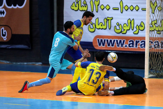 لیگ برتر فوتسال/ مسابقه فرش آرا مشهد و راگای تهران