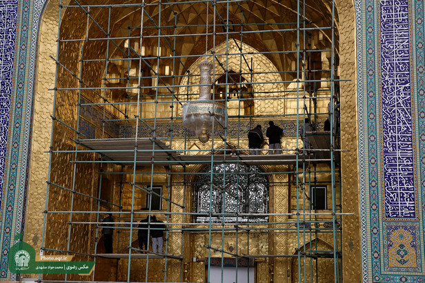 مرمت گنجینه‌های معماری و هنری بارگاه امام رضا(ع) در روز‌های کرونایی+عکس