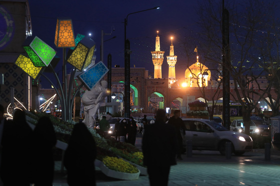 فضاسازي مشهد الرضا (ع) به مناسبت میلاد صاحب‌الزمان (عج)
