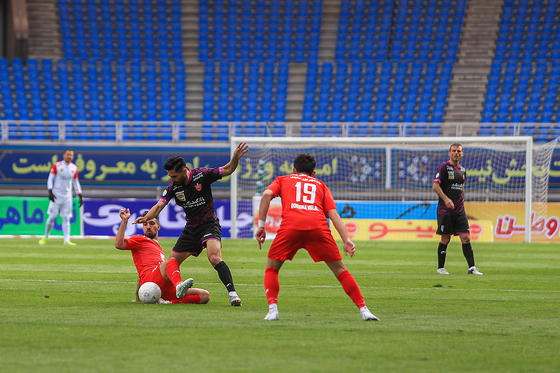 لیگ برتر فوتبال/ مسابقه پدیده مشهد و پرسپولیس تهران