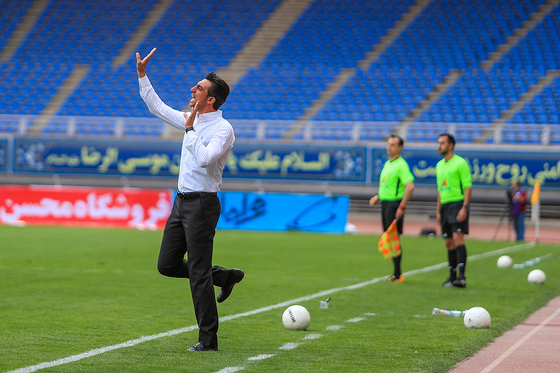 لیگ برتر فوتبال/ مسابقه پدیده مشهد و پرسپولیس تهران