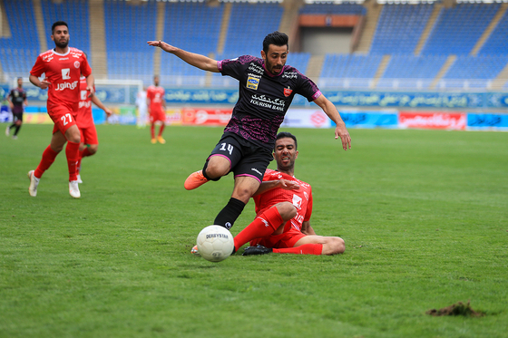 لیگ برتر فوتبال/ مسابقه پدیده مشهد و پرسپولیس تهران