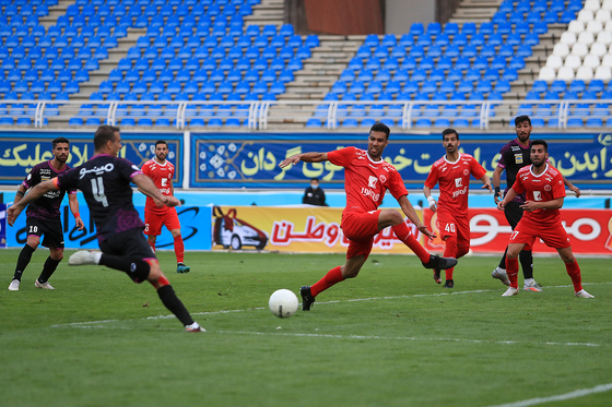 لیگ برتر فوتبال/ مسابقه پدیده مشهد و پرسپولیس تهران