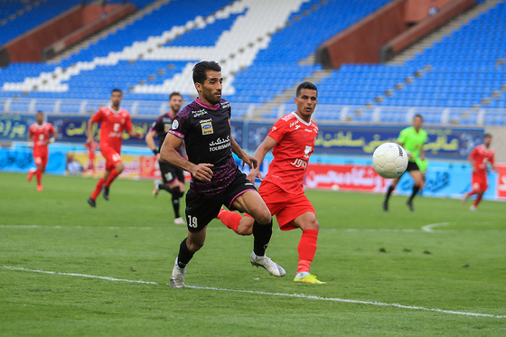 لیگ برتر فوتبال/ مسابقه پدیده مشهد و پرسپولیس تهران
