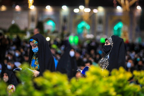 مراسم احیاء شب 21 ماه مبارک رمضان در حرم مطهر رضوی
