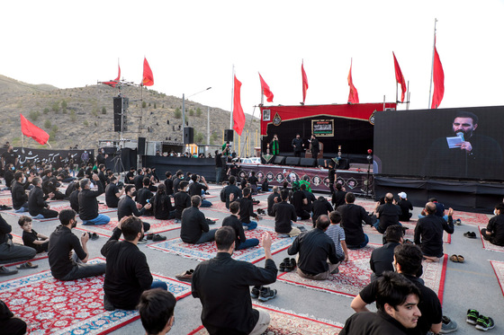 مراسم خیمه سوزان عصر عاشورا در کوه پارک