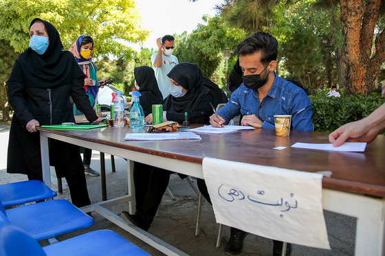 واکسیناسیون دانشجویان در دانشگاه فردوسی و آزاد