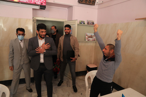بازدید حسن یزدانی از موسسه نگهداری کودکان بی سرپرست شهید بهشتی مشهد