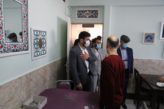 بازدید حسن یزدانی از موسسه نگهداری کودکان بی سرپرست شهید بهشتی مشهد