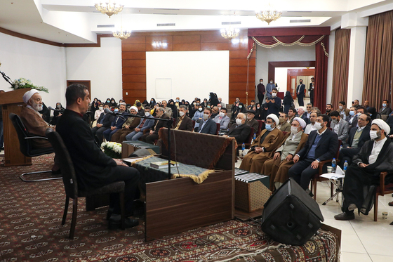 نشست صمیمانه شهردار با روشندلان در محفل انس با قرآن