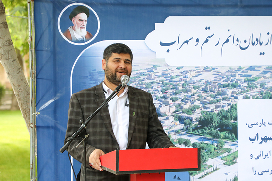 رونمایی از مجسمه « رستم و سهراب »