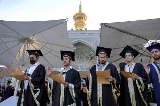 آئین دانش آموختگی دانشجویان علوم پزشکی سراسر کشور در مشهد